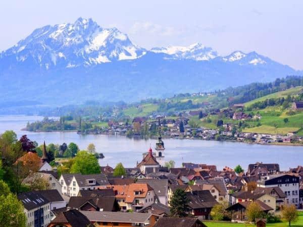 River cruise, a great way to visit the Europe Christmas markets